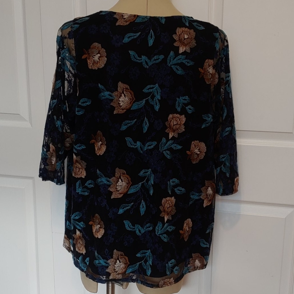 🌿 NWOT Catherines Top - Picture 7 of 10